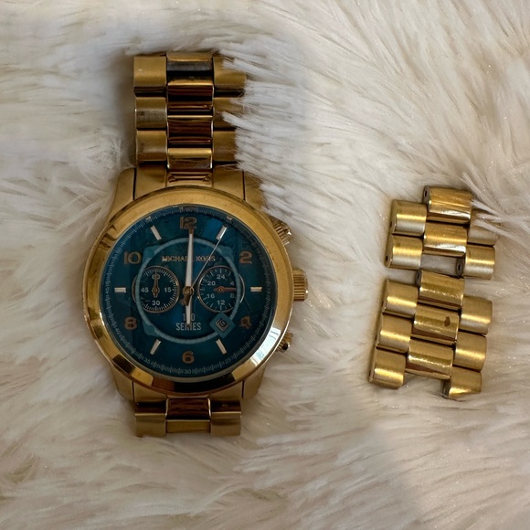 Michael Kors Runway Hunger Stop100 Series Turquoise Blue Dial Gold - Picture 3 of 10